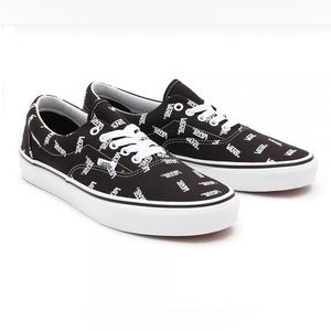 NWT- Vans ‘Era’ Classic Canvas Sneakers-RETIRED
